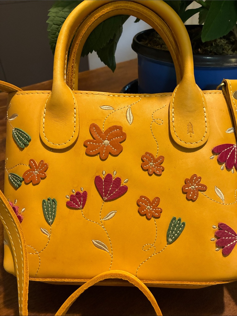 Portland Leather’s Small Folklore Raindrop Crossbody Tote in Sunflower Yellow! - Picture 3 of 15